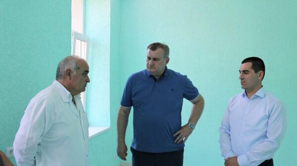 Министр здравоохранения Эдуард Бутба с рабочей поездкой посетил Гагрскую и Гудаутские ЦРБ - Sputnik Аҧсны