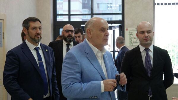 Президент Республики Абхазия Аслан Бжания и члены абхазской делегации - Sputnik Абхазия