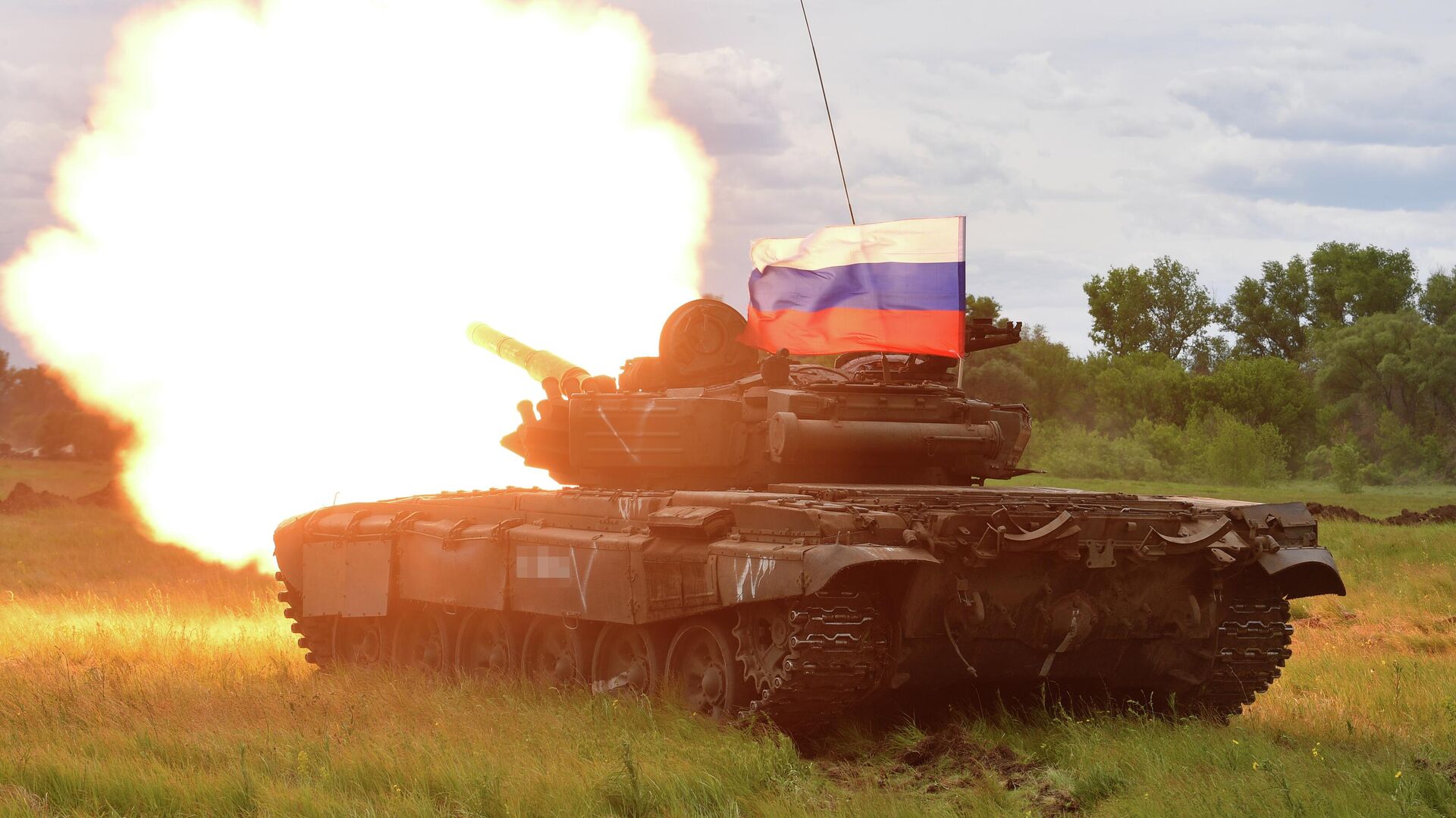 Работа ремонтно-восстановительного полка ВС РФ в зоне спецоперации Работа ремонтно-восстановительного полка ВС РФ в зоне спецоперации - Sputnik Абхазия, 1920, 16.10.2025