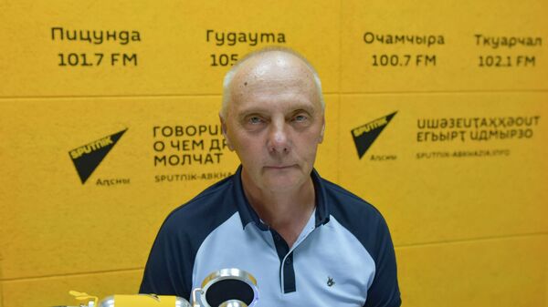 Дополнительное время: тренер об открытии бассейна и спортивном плавании в Абхазии  - Sputnik Абхазия