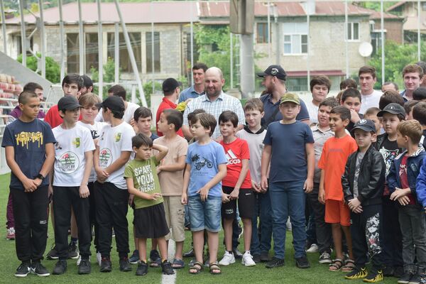 Александр Карелин встретился с  абхазскими спортсменами в Сухуме - Sputnik Абхазия