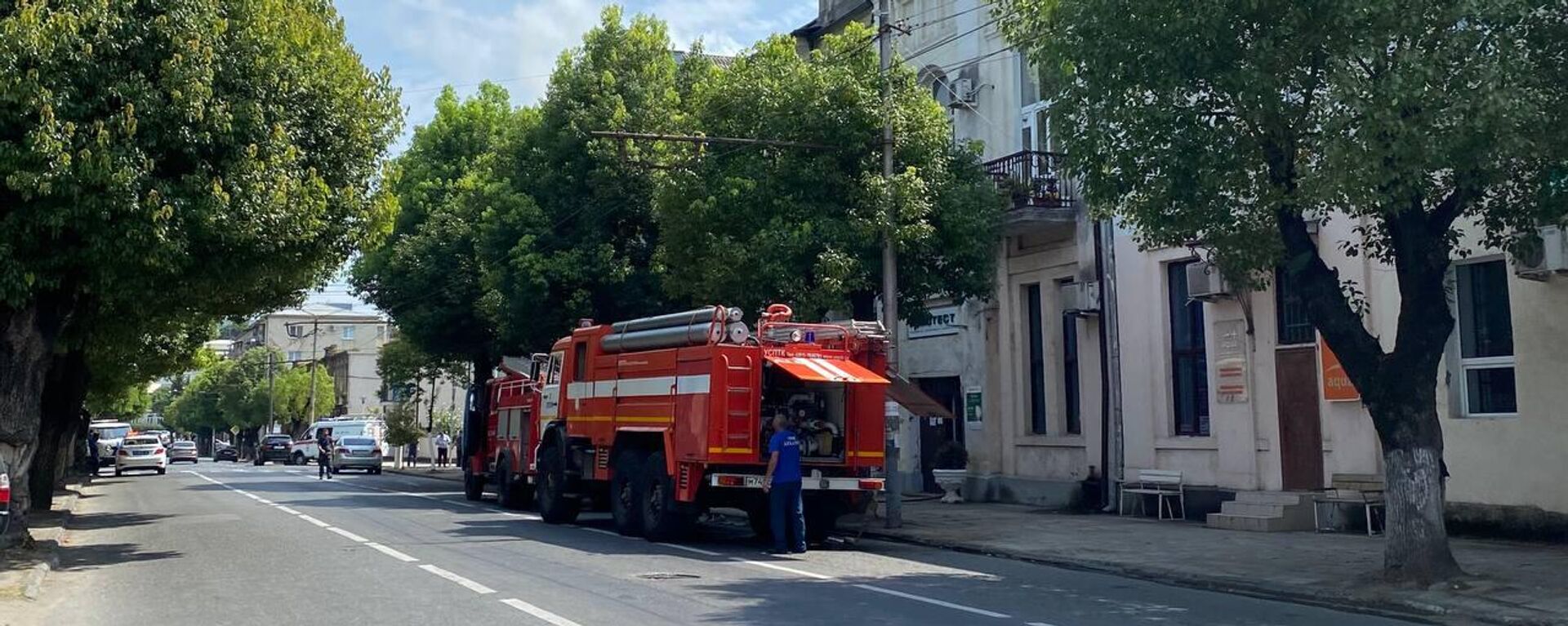 Загорелось чердачное помещение детской поликлиники в Сухуме - Sputnik Абхазия, 1920, 23.12.2025