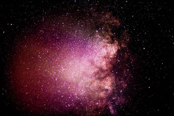 В ясные  темные ночи можно разглядеть даже Млечный путь. - Sputnik Абхазия
