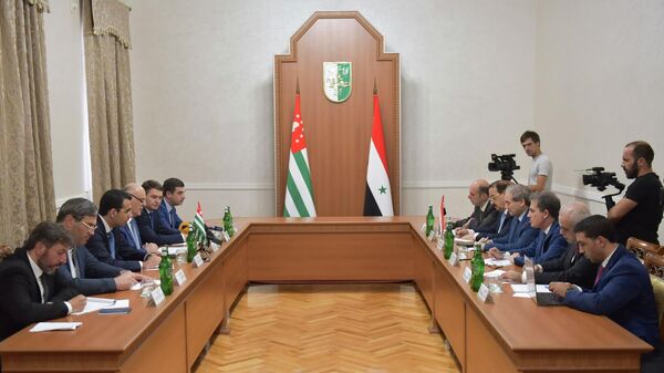 Президент Абхазии встретился с министром иностранных дел Сирии  - Sputnik Аҧсны