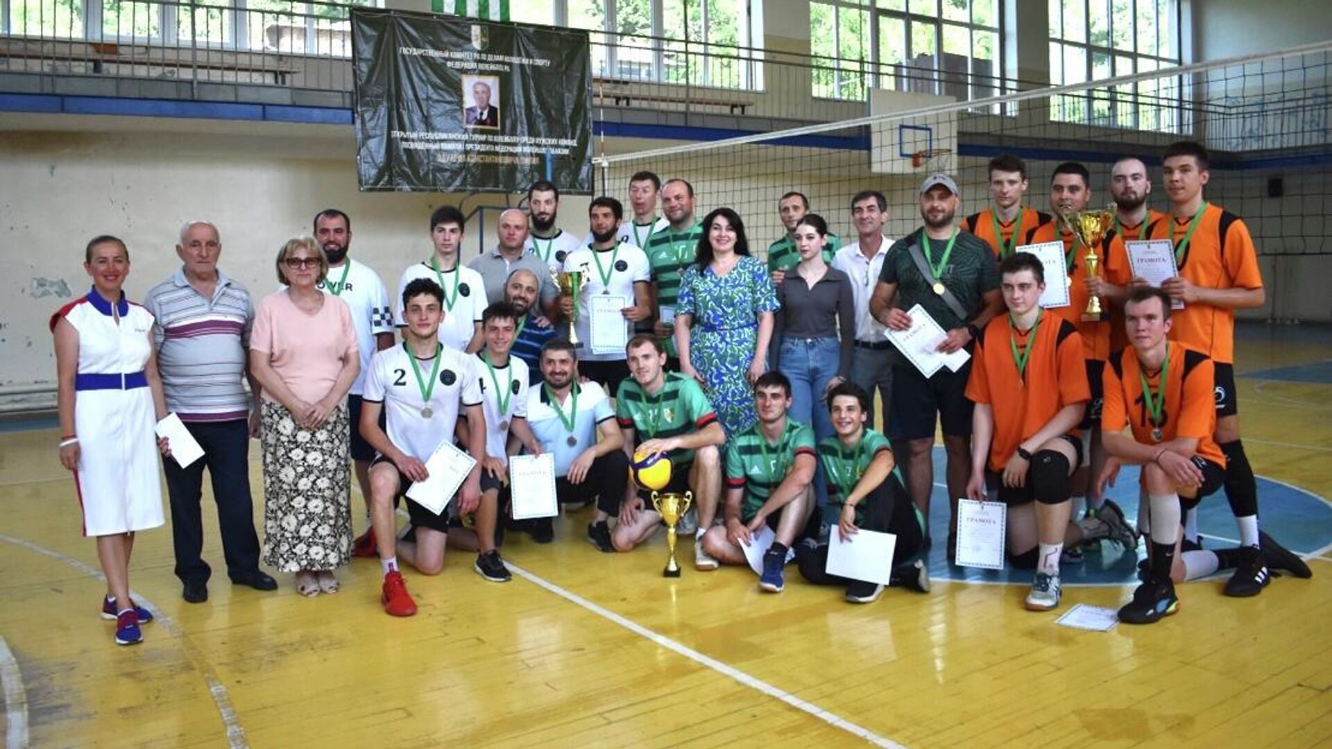 Команда из ЛНР стала победителем Открытого республиканского турнира по волейболу памяти Эдуарда Пилия
 - Sputnik Абхазия, 1920, 27.08.2022