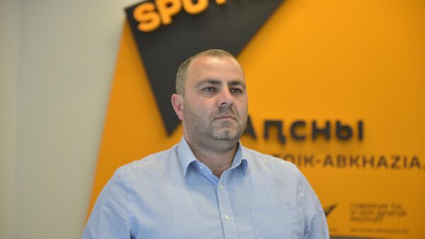 Аргун рассказал, как фонд Киараз и граждане Абхазии помогли собрать детей в школу  - Sputnik Абхазия
