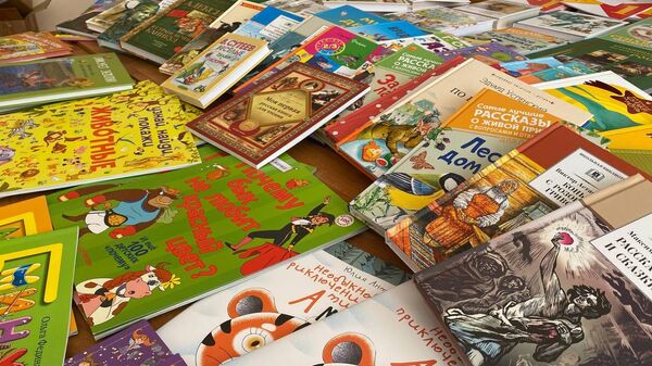 Новые учебники раздали в школах страны  - Sputnik Абхазия