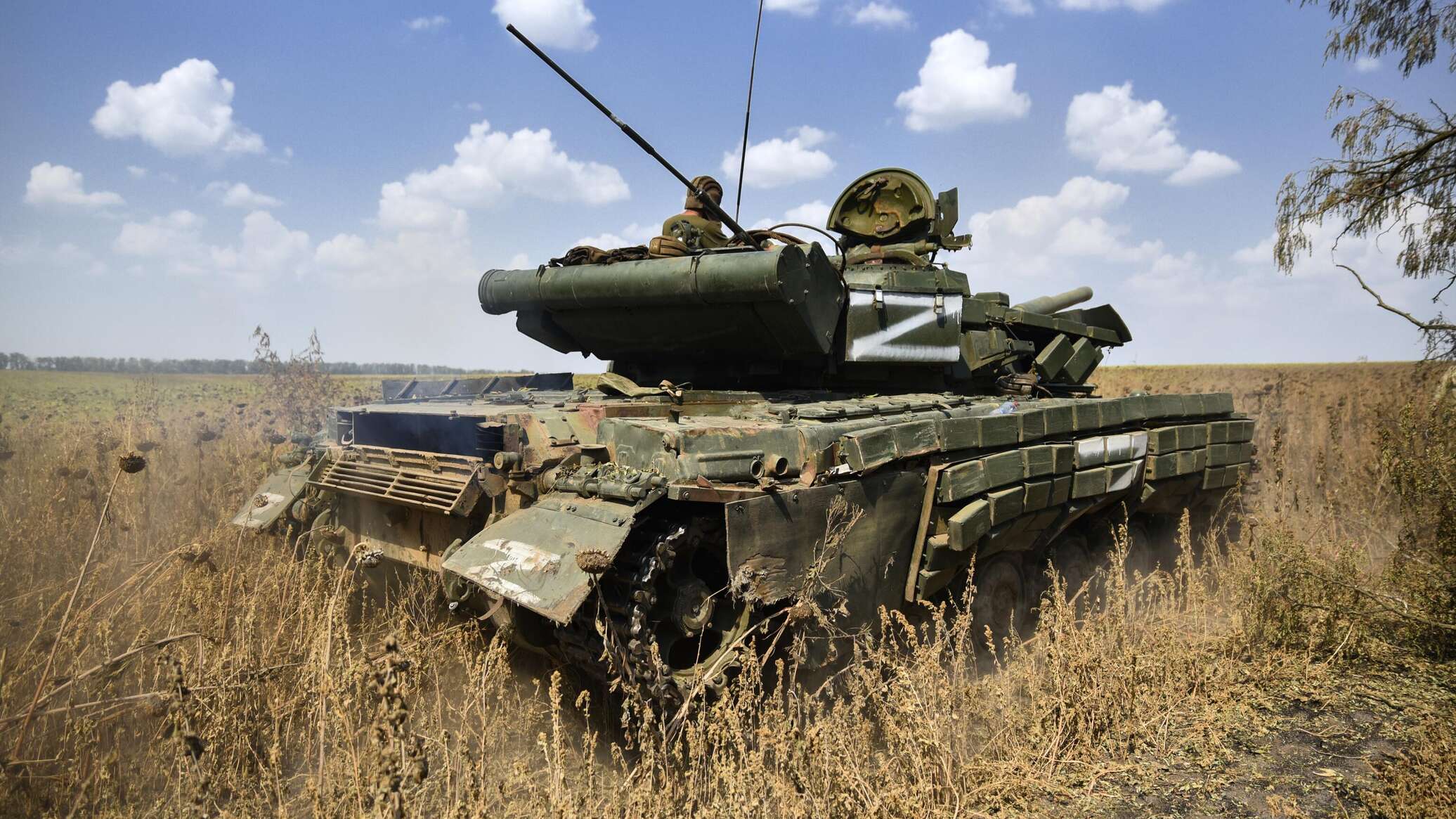 Кончаются танки. Т-72 Украина. Т 72 ДНР. Танк т-72 на Донбассе. Т-90 на Украине 2022.