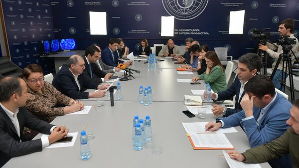 В Медиацентре министерства иностранных дел Абхазии состоялось заседание Общественного совета при МИД. - Sputnik Абхазия