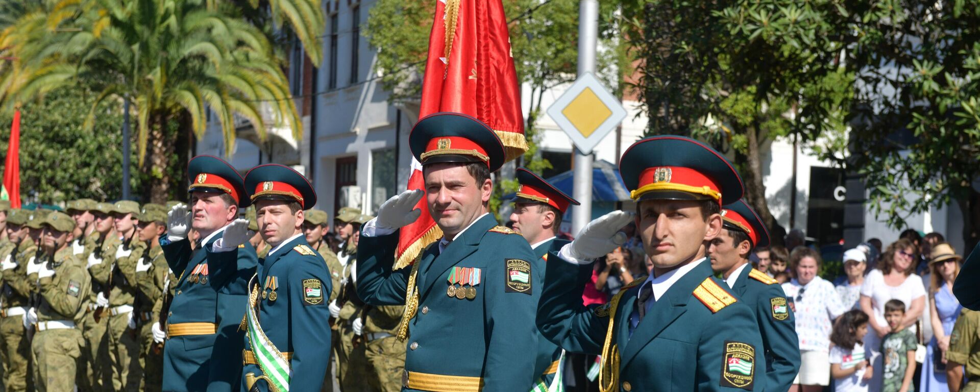 Торжественный марш: парад военнослужащих состоялся в Абхазии в День Победы - Sputnik Абхазия, 1920, 30.09.2022