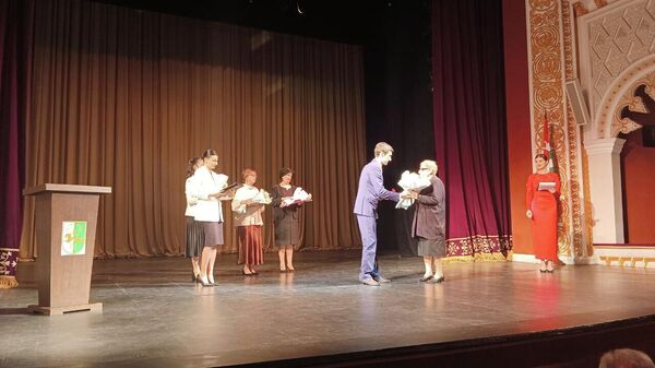 Церемония награждения почетным званием Заслуженный учитель Республики Абхазия. - Sputnik Абхазия