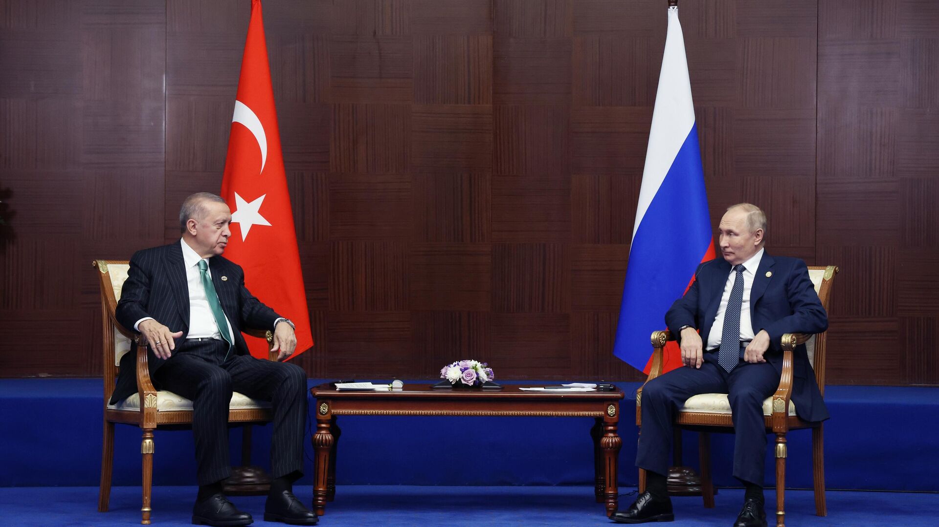 Президент РФ В. Путин встретился с президентом Турции Р. Т. Эрдоганом - Sputnik Аҧсны, 1920, 13.10.2022