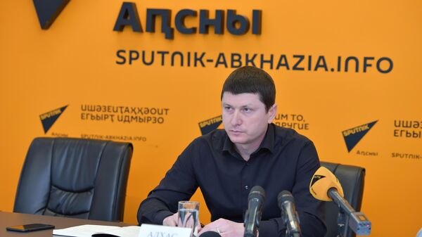 Чанба рассказал, как в Абхазии решается вопрос с неплатежами за электроэнергию  - Sputnik Абхазия