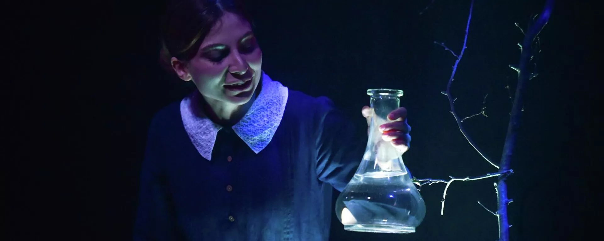 Пресс- конференция, посвященная премьере моноспектакля Ирины Делба В лучах  - Sputnik Абхазия, 1920, 22.08.2025