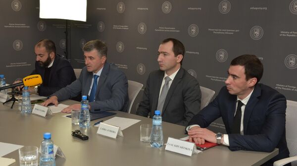 Работа зашла в тупик: МИД Абхазии принял обсудил эффективность Женевских дискуссий - Sputnik Абхазия
