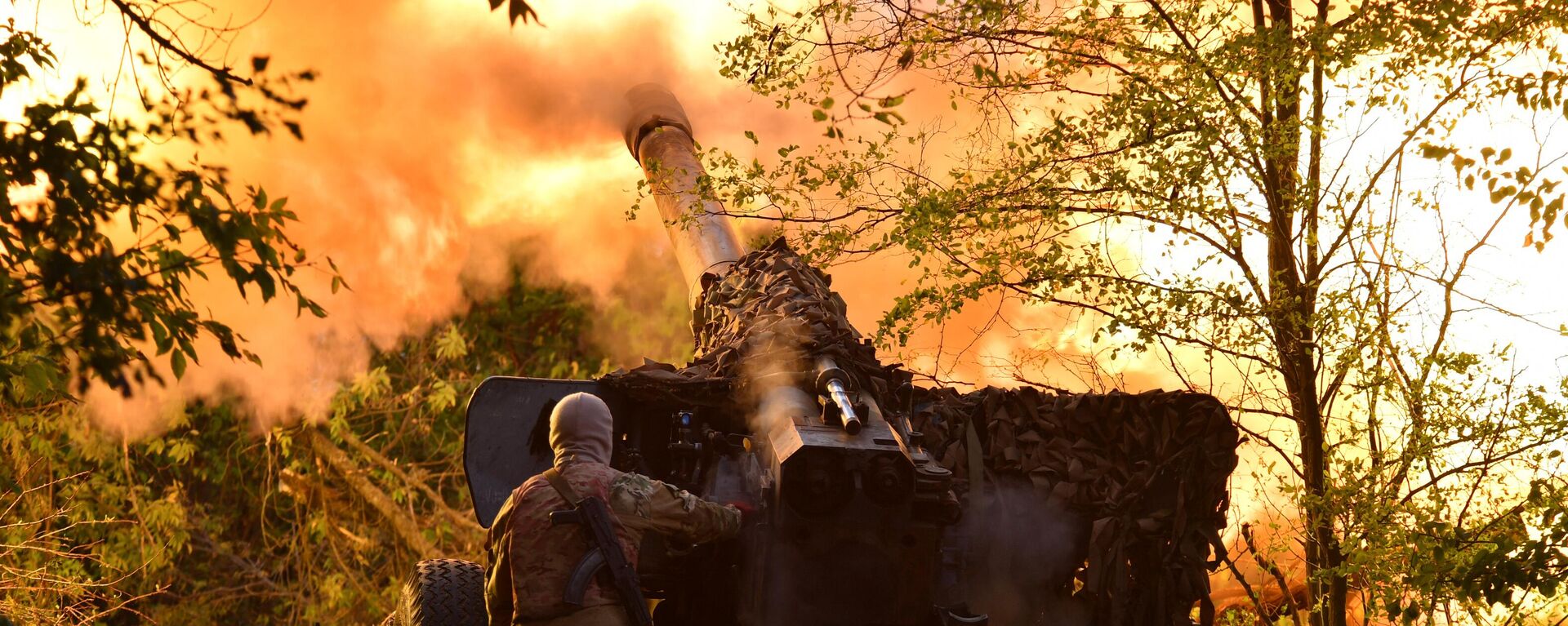 Стрельба из пушки Гиацинт-Б по позициям ВСУ - Sputnik Абхазия, 1920, 28.10.2025