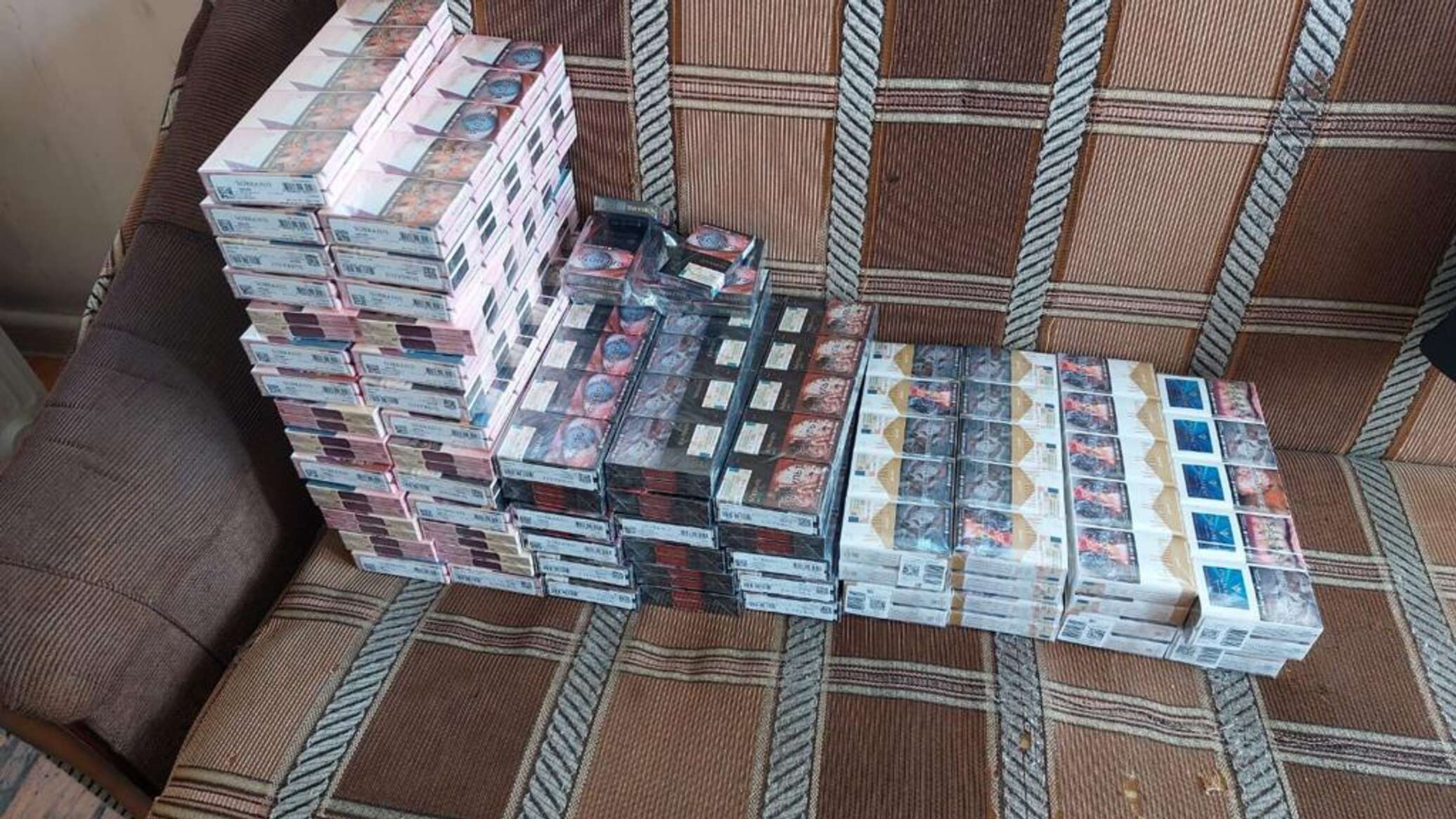 Контрабандные сигареты. Ввоз сигарет в турцию. Альянс табачная компания. Сигареты импорт. Табачная продукция.