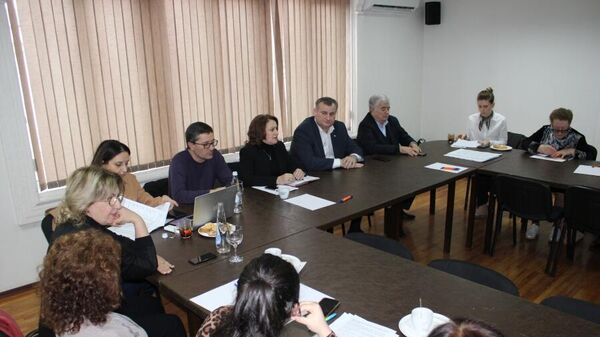 3 декабря глава Минздрава Эдуард Бутба провел рабочее совещание с педиатрами республики.

 - Sputnik Абхазия