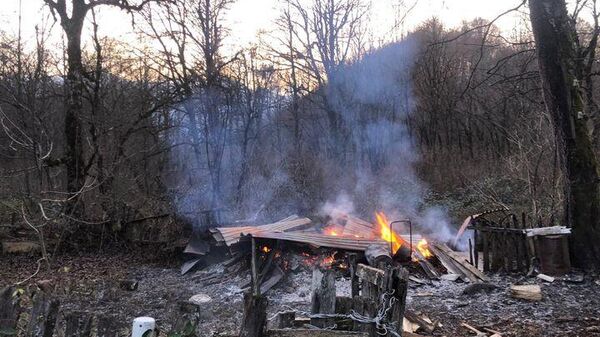 Частный дом сгорел в селе Псху - Sputnik Абхазия