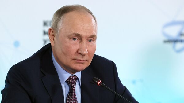 Президент РФ В. Путин принял участие во II Конгрессе молодых ученых  - Sputnik Аҧсны