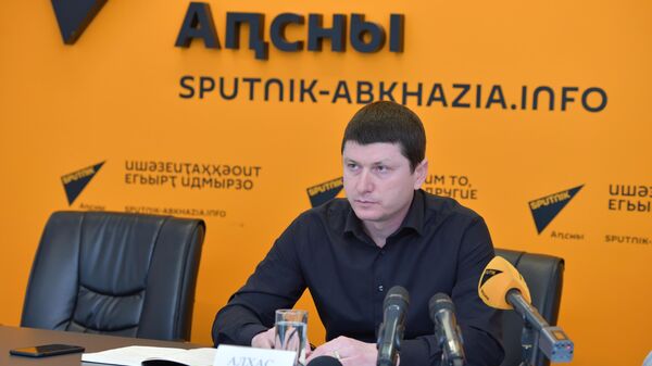 Чанба о тарифах за электроэнергию в Абхазии и собираемости платежей - Sputnik Абхазия