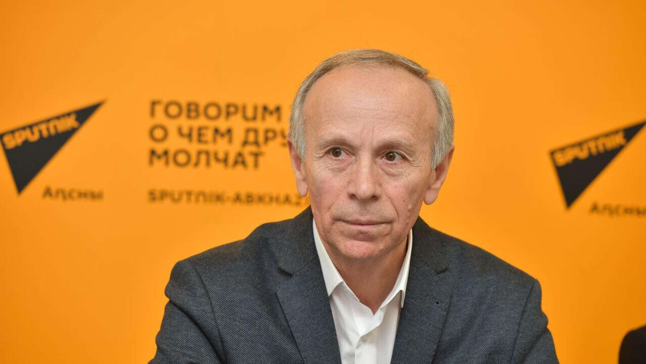 Аԥҳазоу аԥсуа шәҟәыҩҩцәа раԥхьатәи раллеиа азы: акультуратә ...