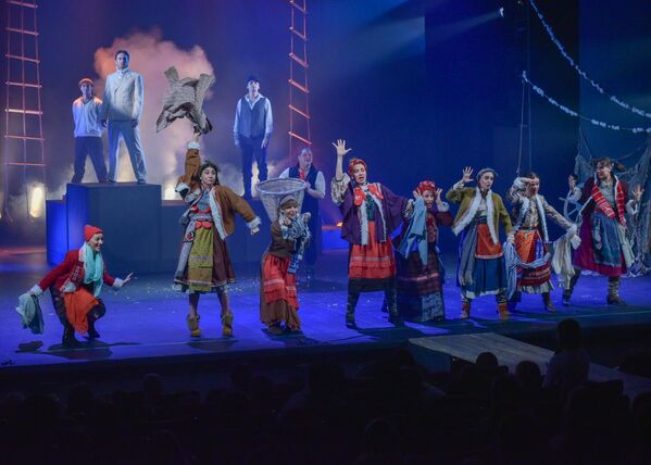 Яркие костюмы, танцевальные и музыкальные номера – все это ждет зрителей к Новому году. - Sputnik Абхазия
