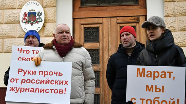 Акция в поддержку шеф-редактора Sputnik Литва Марата Касема - Sputnik Абхазия