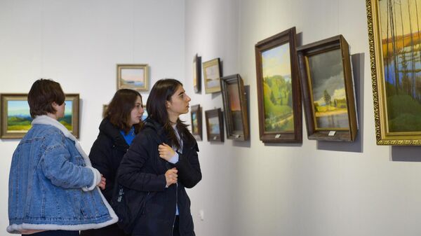 Персональная выставка Геннадия Барциц открылась в Абхазии  - Sputnik Абхазия