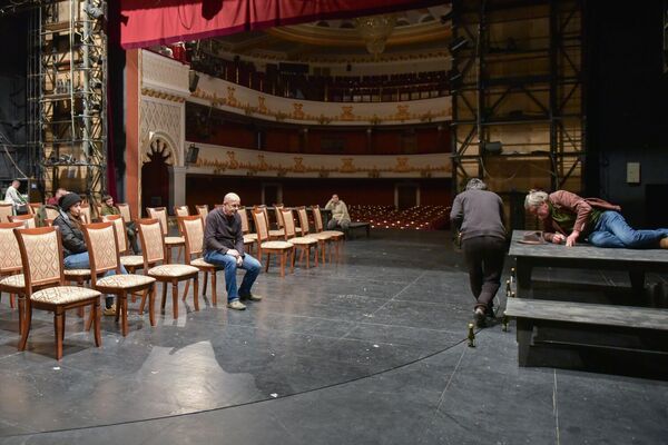 В Абхазском драмтеатре проходят репетиции нового спектакля &quot;Ловелас&quot; - Sputnik Абхазия