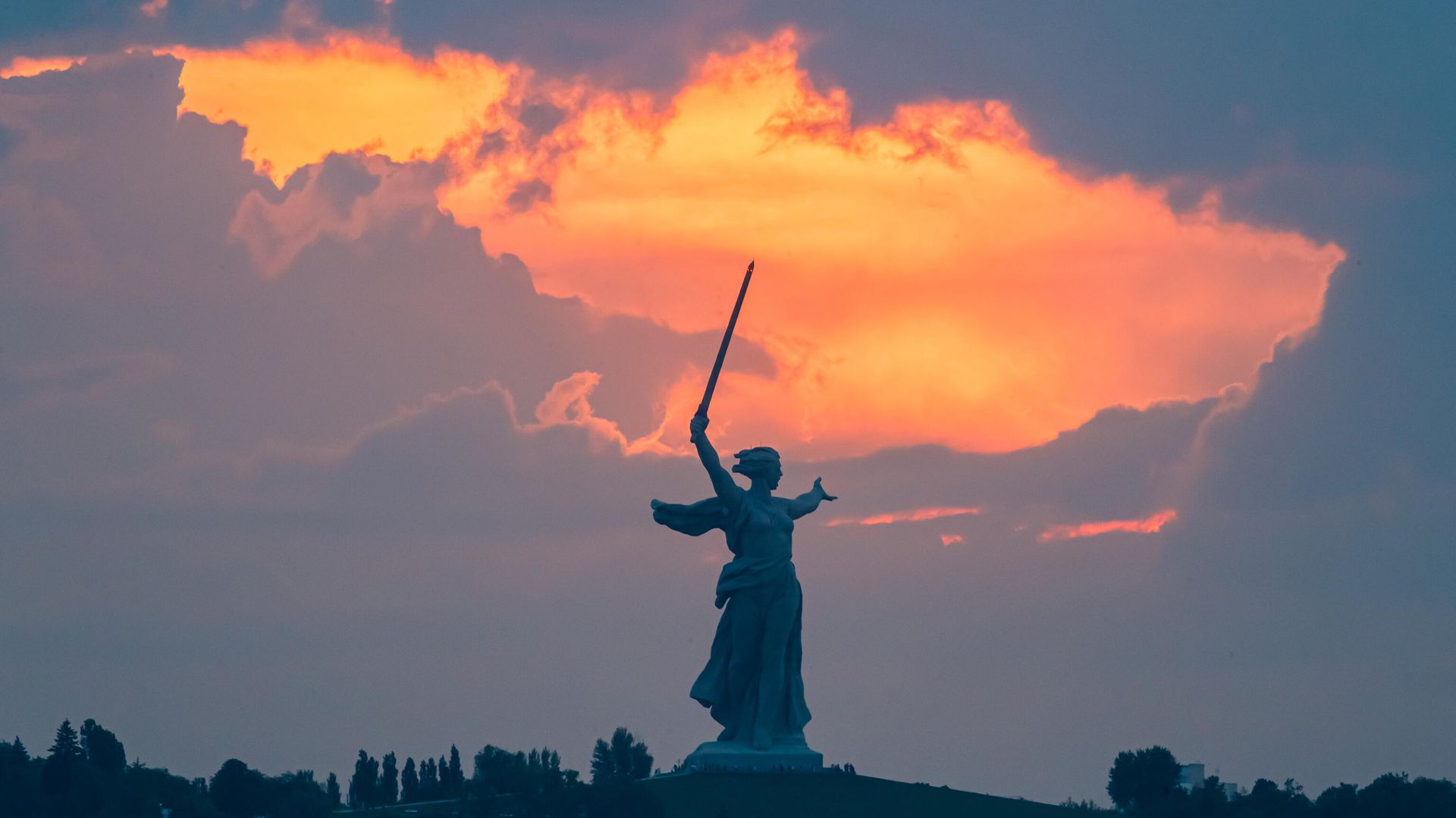 Монумент Родина-мать зовет! на Мамаевом кургане в Волгограде - Sputnik Аҧсны, 1920, 01.09.2026