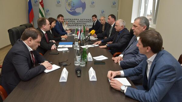 Госстандарт Абхазии и Росстандарт провели переговоры в Сухуме  - Sputnik Абхазия