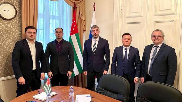 Состоялась рабочая встреча сотрудников Посольства Республики Абхазия и представителей русско-китайского центра гуманитарного сотрудничества
 - Sputnik Аҧсны