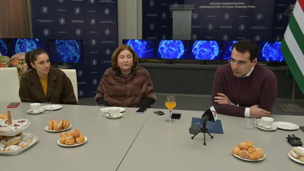 Встреча Инала Ардзинба с женщинами журналистами - Sputnik Аҧсны