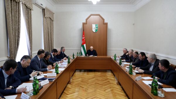 В пятницу, 10 марта, состоялось президент Абхазии провел совещание с главами городов и районов республики.  - Sputnik Аҧсны