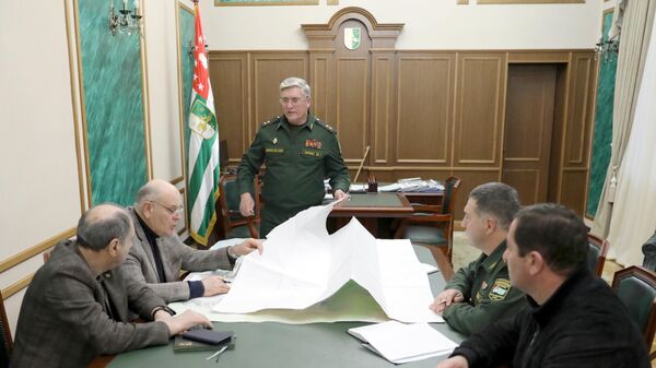 Бжания обсудил с силовиками вопросы повышения мобилизационной готовности - Sputnik Абхазия