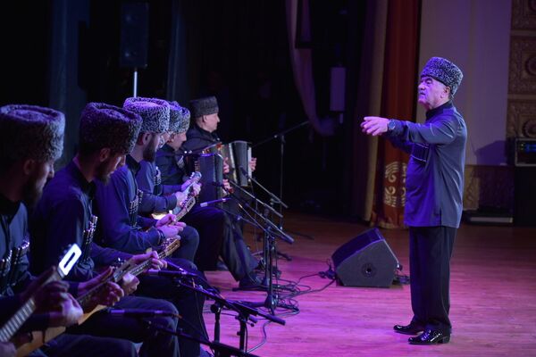 Абхазскую публику порадовали и чеченские музыканты. - Sputnik Абхазия