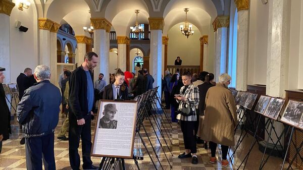 Посвященная Мартовскому наступлению фотовыставка открылась в Драмтеатре - Sputnik Абхазия