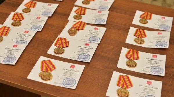 Церемония вручения памятных медалей Компартии России в честь 100 лет СССР и 102-ой годовщины советизации Абхазии - Sputnik Абхазия