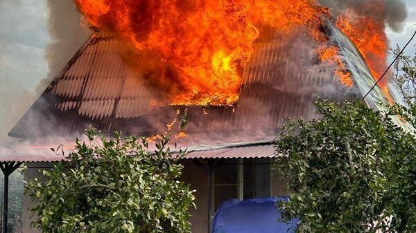 Частный дом сгорел в Сухумском районе - Sputnik Аҧсны