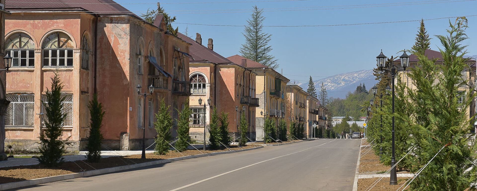 Вид на проспект Ардзинба в городе Ткуарчал - Sputnik Абхазия, 1920, 09.04.2026