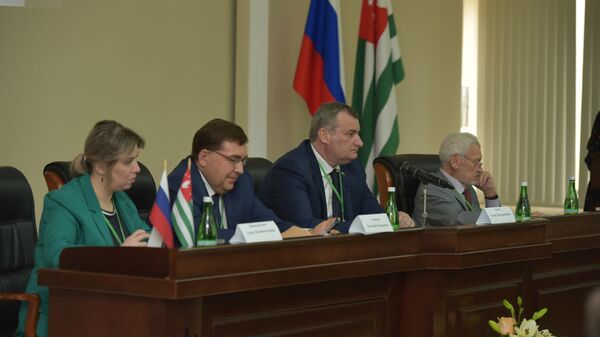 Проблемы и перспективы: в Абхазии открылся первый медицинский форум - Sputnik Абхазия