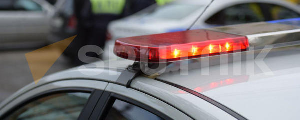 У правительственного здания дежурят отряды милиции, которые призваны не допустить столкновения сторон У правительственного здания дежурят отряды милиции, которые призваны не допустить столкновения сторон - Sputnik Абхазия