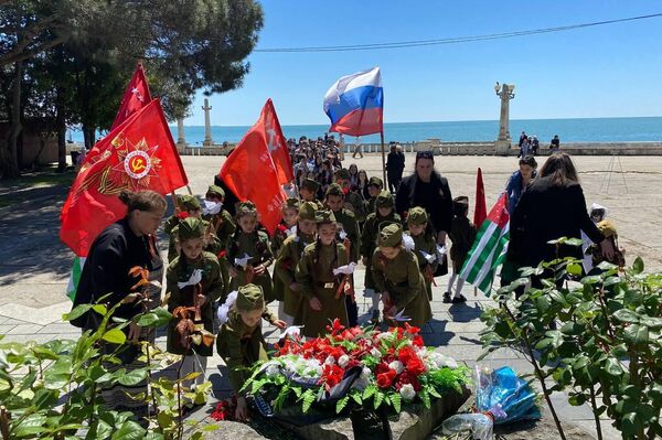Акция Волонтеры Победы Абхазии, приуроченная к 78-летию Победы в ВОВ, прошла в Сухуме - Sputnik Абхазия