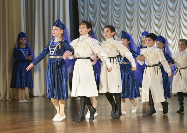 Победители выбраны по номинациям: абхазский народный танец, танцы народов мира, современный, парный и сольный танец. - Sputnik Абхазия