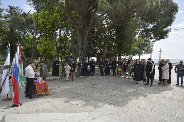 Церемония награждения погибших ветеранов и добровольцев - Sputnik Абхазия