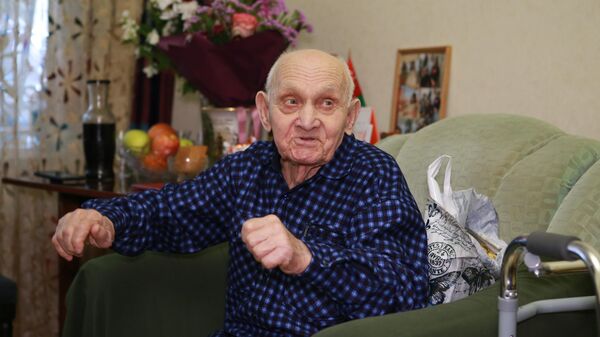 Поздравление ветерана Шония - Sputnik Абхазия