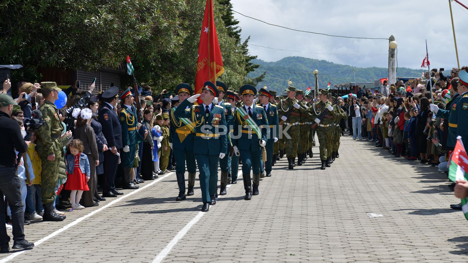 Военный парад, посвященный 78-й годовщине Победы в Великой Отечественной войне прошел в Сухуме - Sputnik Абхазия, 1920, 14.05.2023