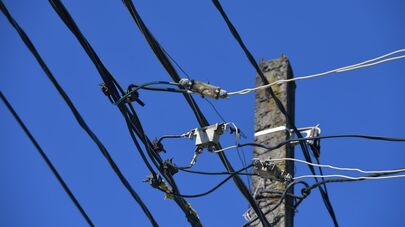 Линии электропроводов  в городе