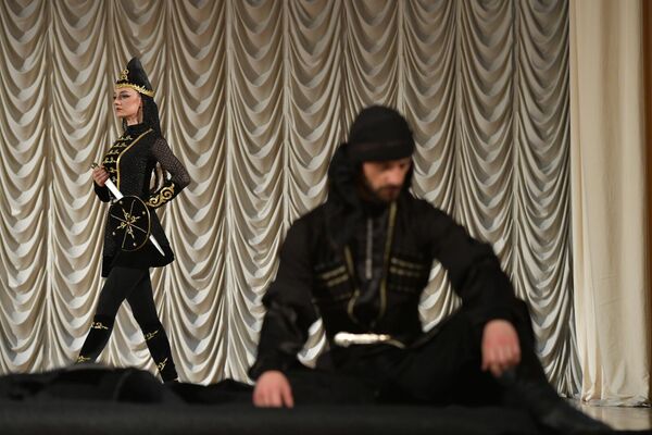 Любимый зрителем танцевальный номер &quot;Танец      Нартов&quot; – &quot;визитная карточка&quot; ансамбля. - Sputnik Абхазия